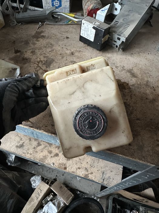 Бачек омывателя гура пежо партнер ситроен берлинго УСЛУГИ СТО