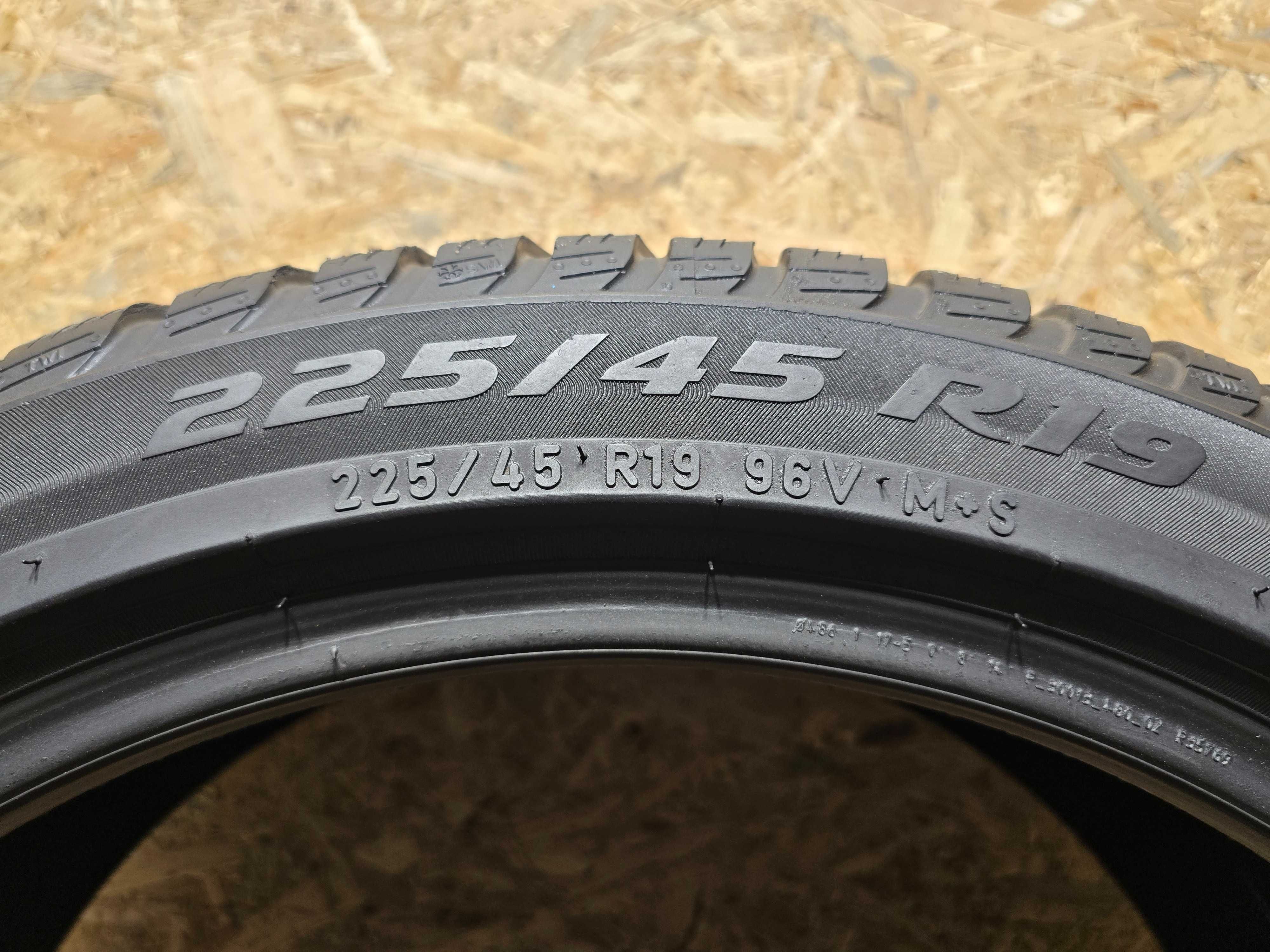 Opona pojedyńcza 225/45/19 96V XL RUNFLAT Pirelli Sottozero 3