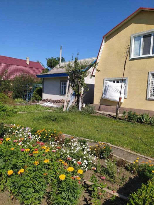 Продам дом, подходит для зимнего проживания.