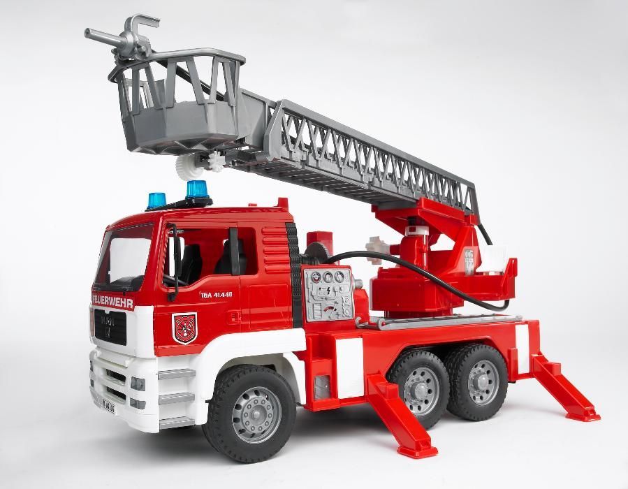 BRUDER пожежна вантажівка зі сходами(02771)