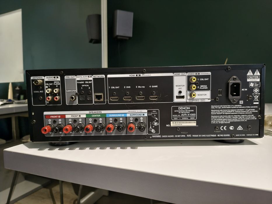 Amplituner kina domowego 5.1 Denon AVR-X1000.