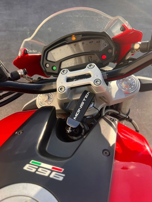 Ducati Monster 696