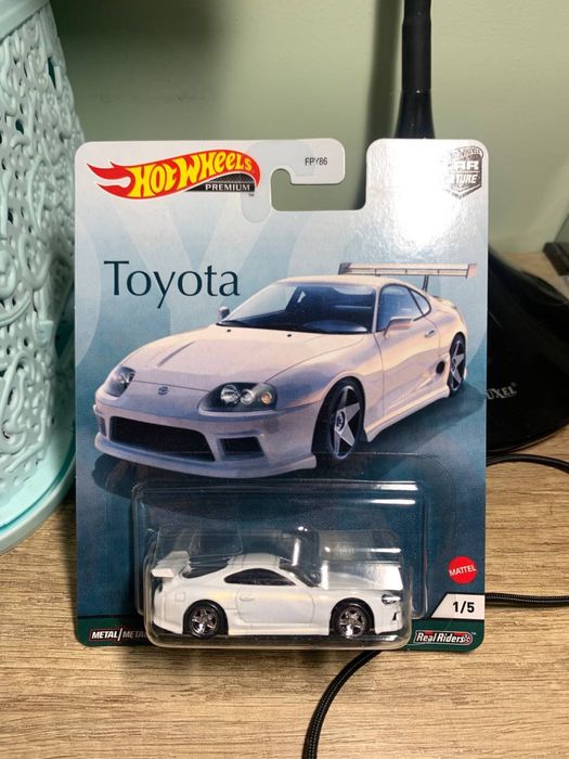Продам hot wheela premium toyota supra
