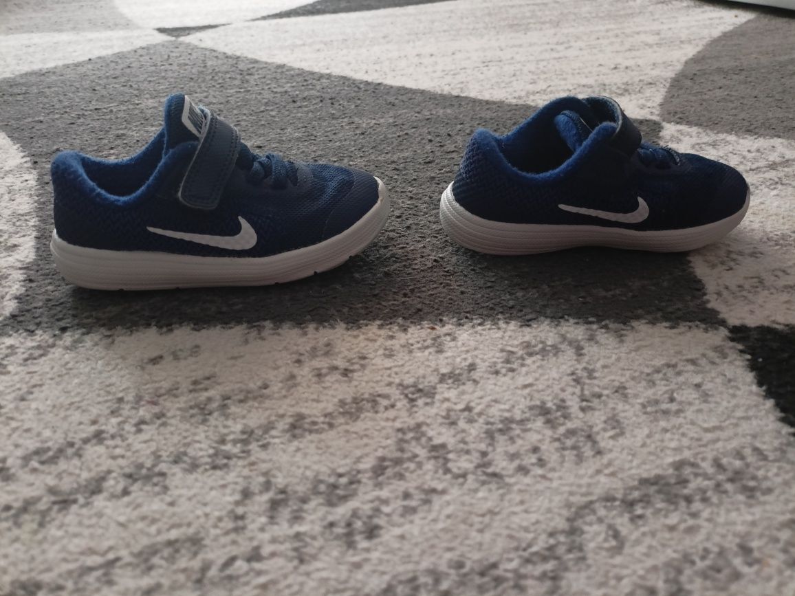 Buciki Nike rozmiar 22