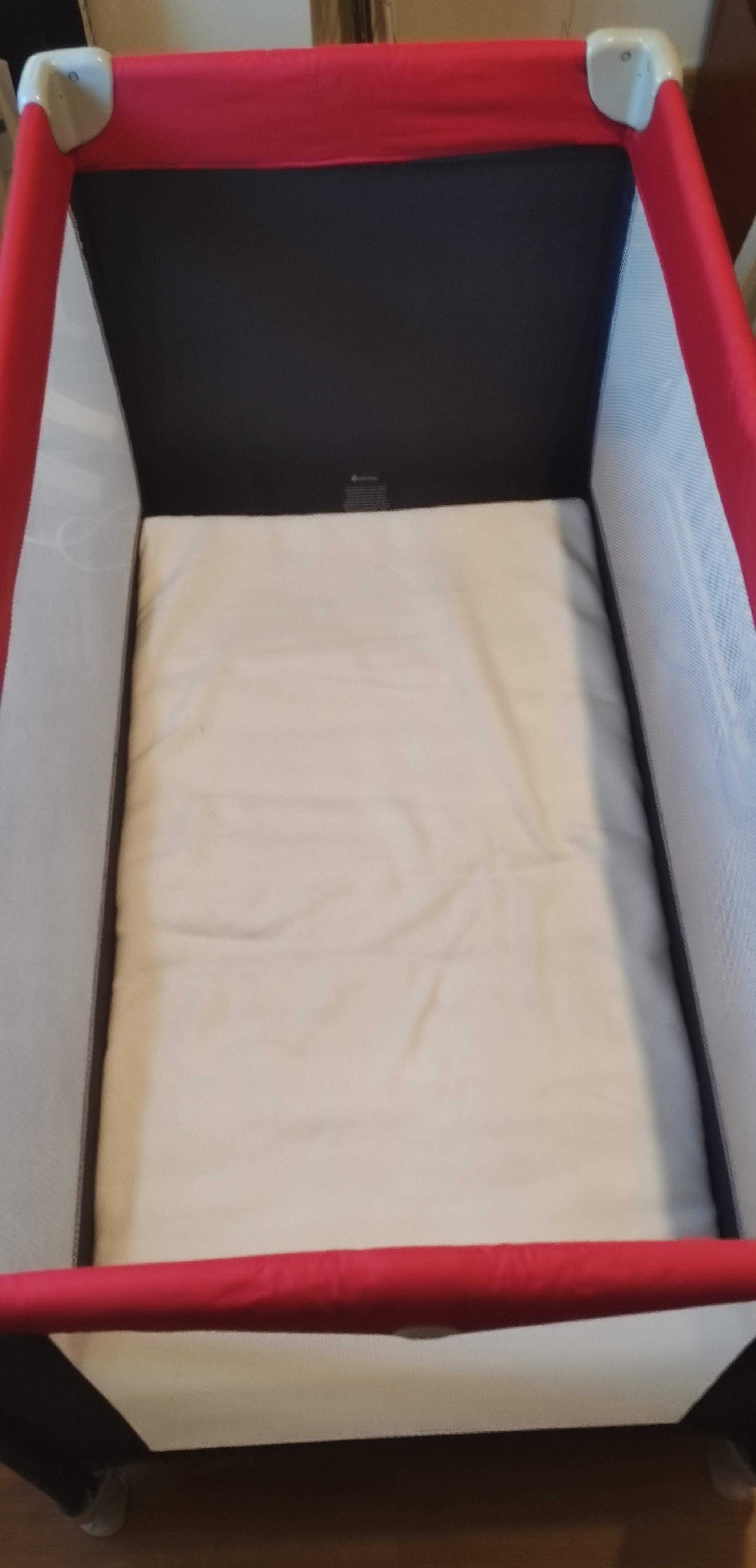Berço de viagem com colchão
