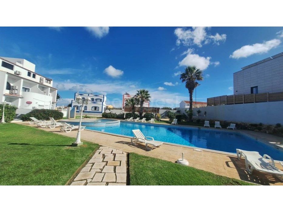 Apartamento T3 convertido em dois apartamentos independentes - Sagr...