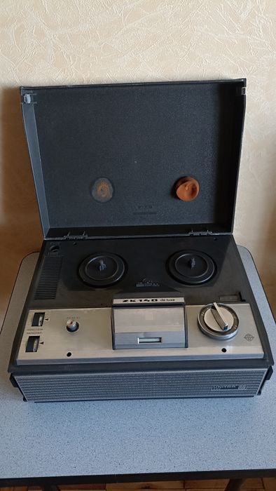 Магнитофон катушечный ,Unitra zkt 140 de luxe
