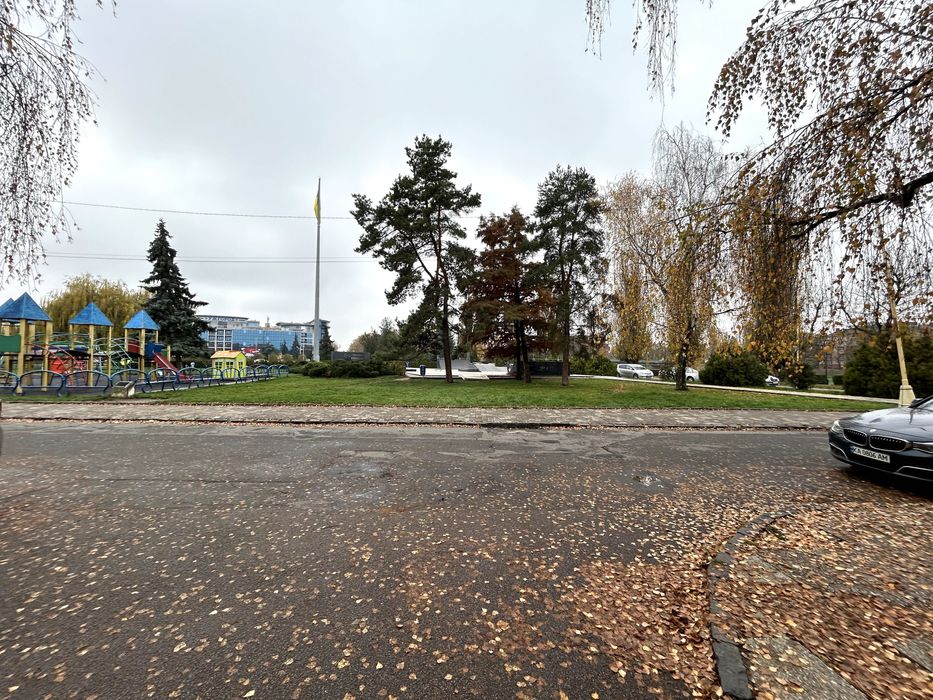 Продам приміщення під комерцію у центрі