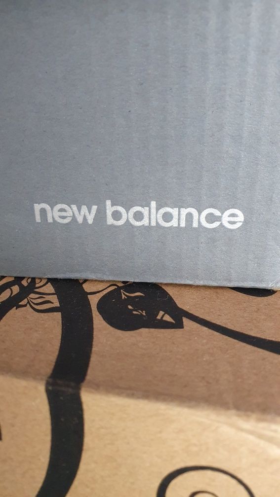Sneakersy nowe sportowe New Balance rozmiar 40.5