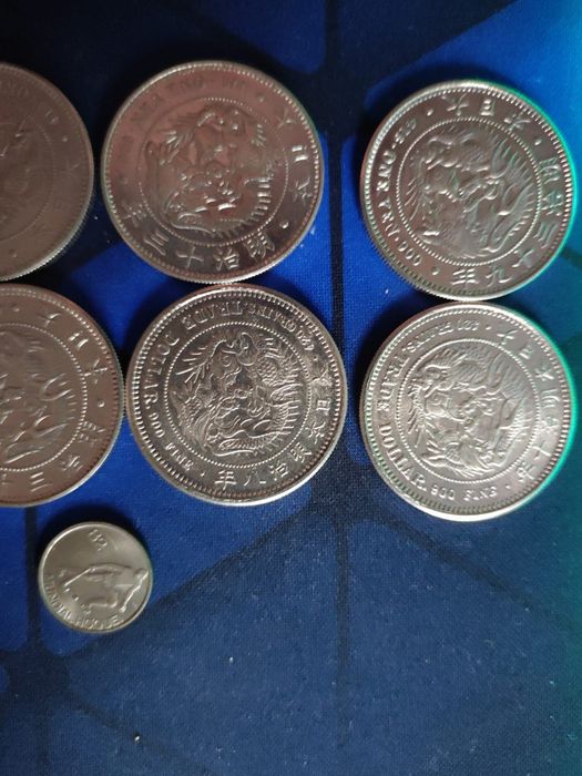 Coleção de moedas antigas, Yen, trade dollar, etc.