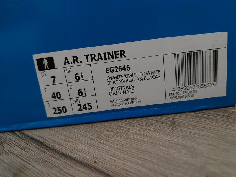 Adidas AR Trainer 40 biale