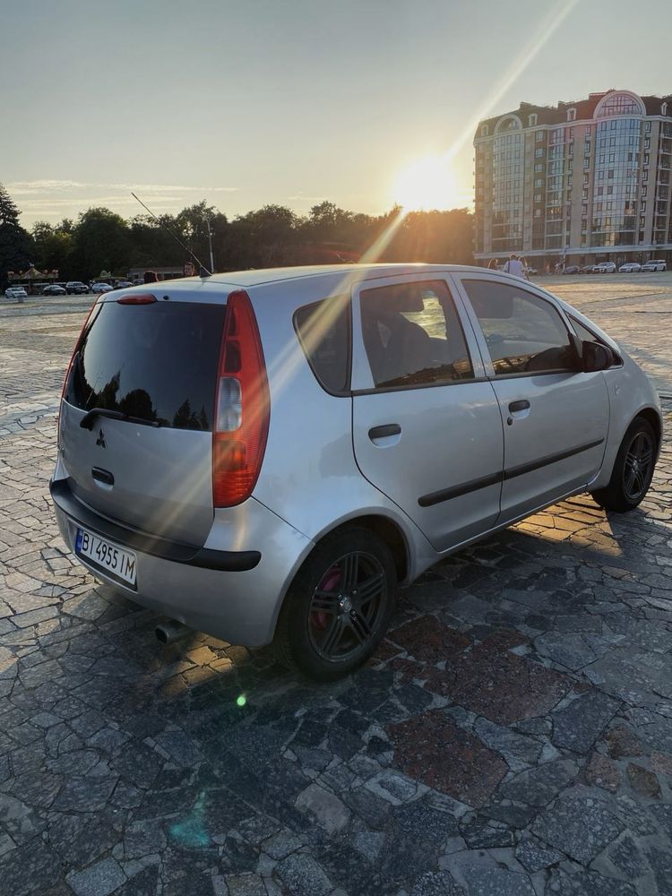 Продам Mitsubishi colt 1.3 2006