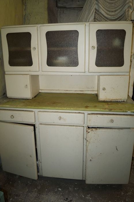 Kredens prl Stan dobry