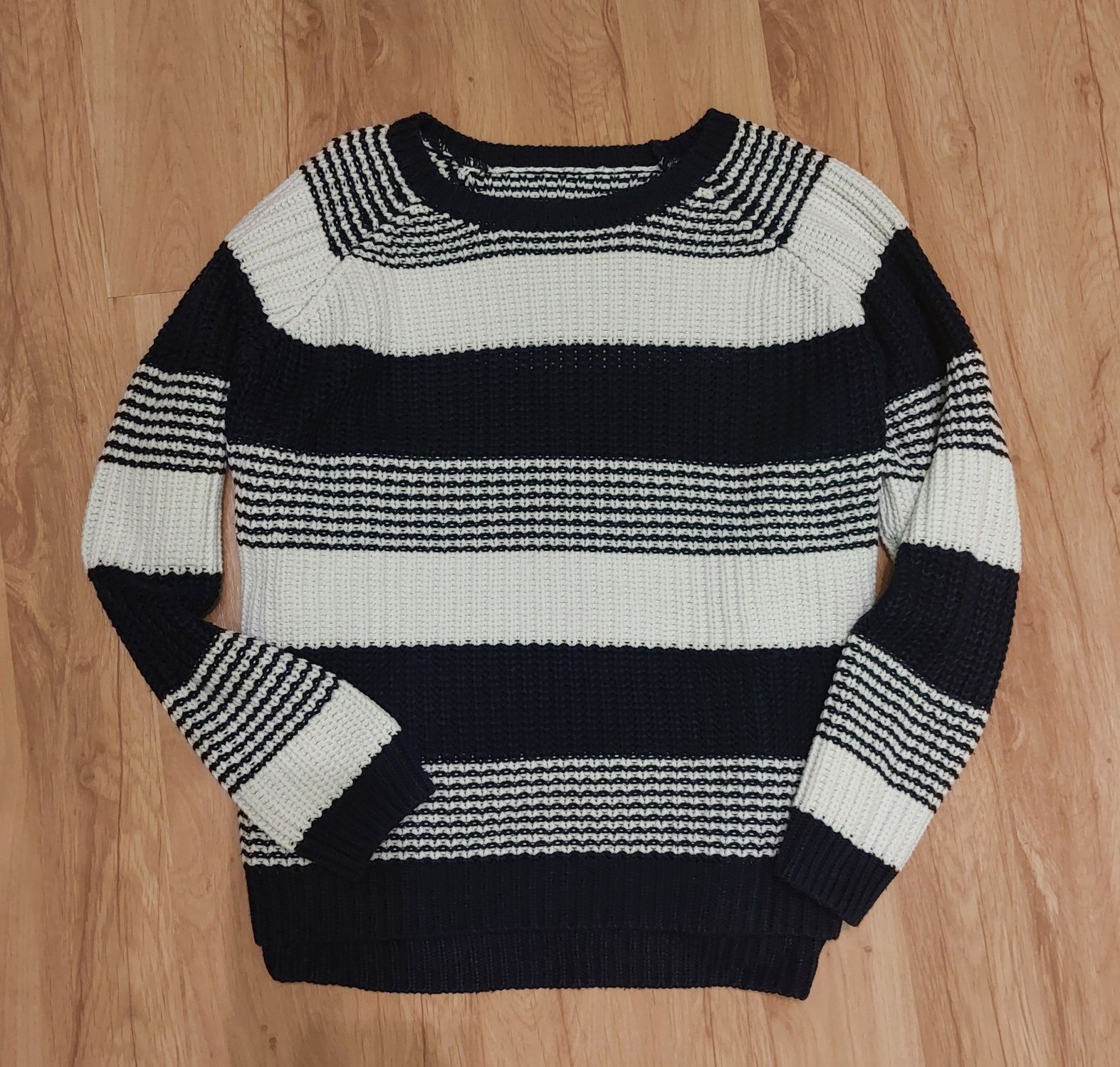 Sweter oversize w paski długi rękaw