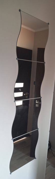 Czteroczęściowe lustro Ikea KRABB wraz z elementami łączącymi