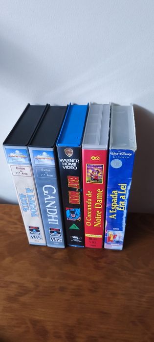 Cassetes VHS de animação e outros