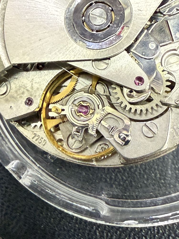 Механизм Ета 7750 Швейцария оригинал tissot longines omega breitling