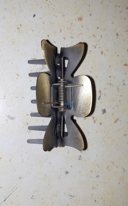 Metalowa klamra do włosów