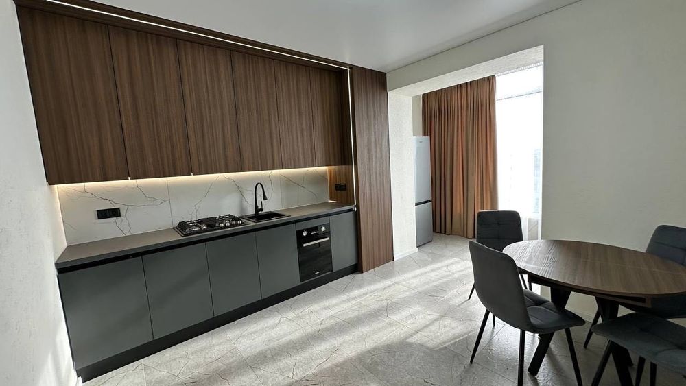 Продаж 1 км квартири в спальному районі міста