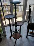 Suporte rustico de vasos em madeira