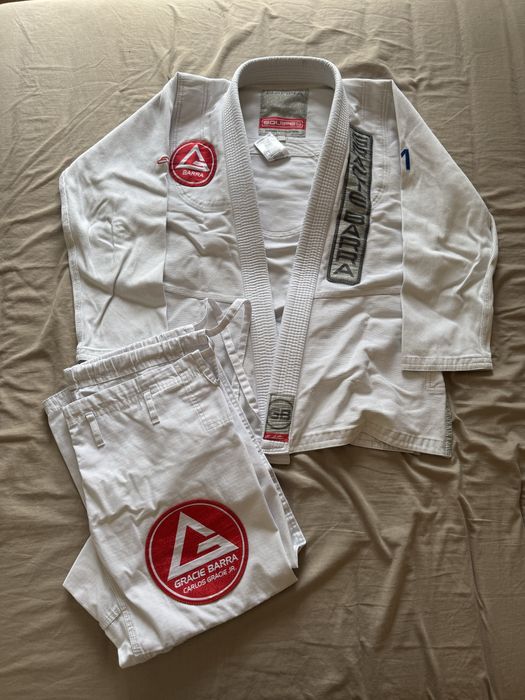 Kimono Gracie Barra GB1 - A1 + Rashguard M