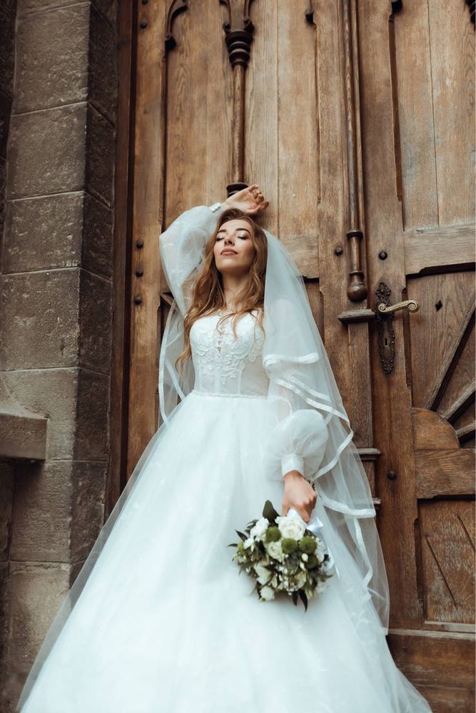 Весільна сукня