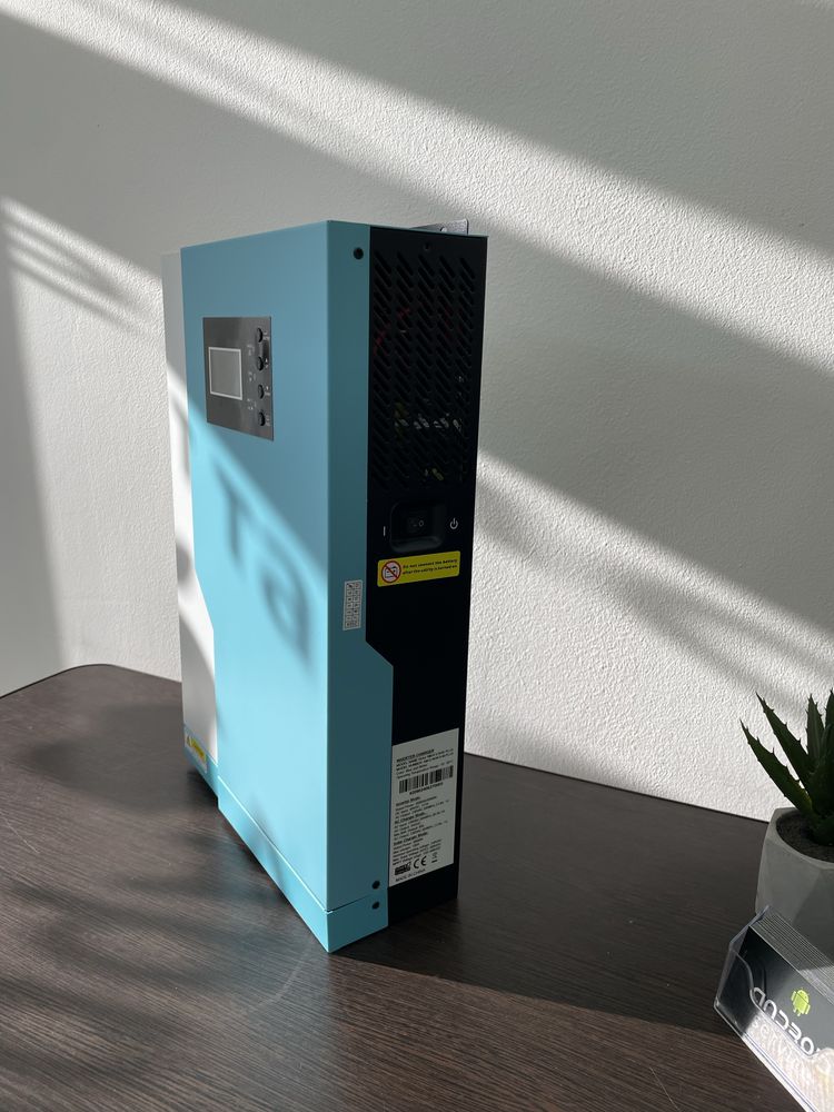 Инвертов 5.5kw гибридный PowMr