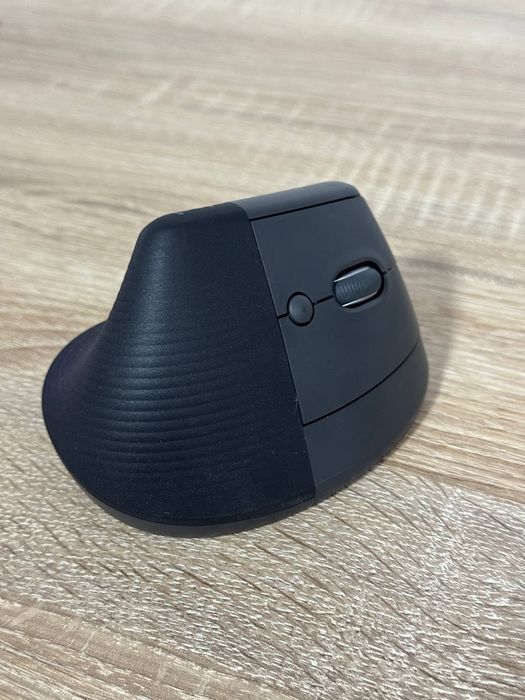 Бездротова миша Logitech Lift Ergonomic Vertical Graphite (910-006473)