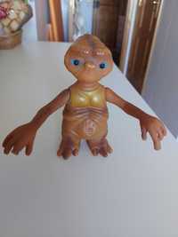 ET boneco do filme.