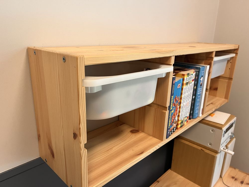 Regały trofast zestaw z pojemnikami ikea