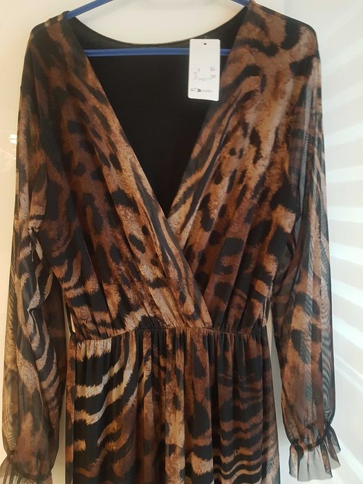 Śliczna, włoska sukienka z falbanami, XXL / XXXL.