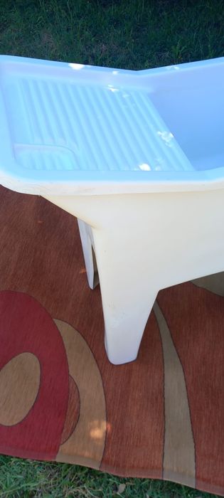 Tanque em resina branco