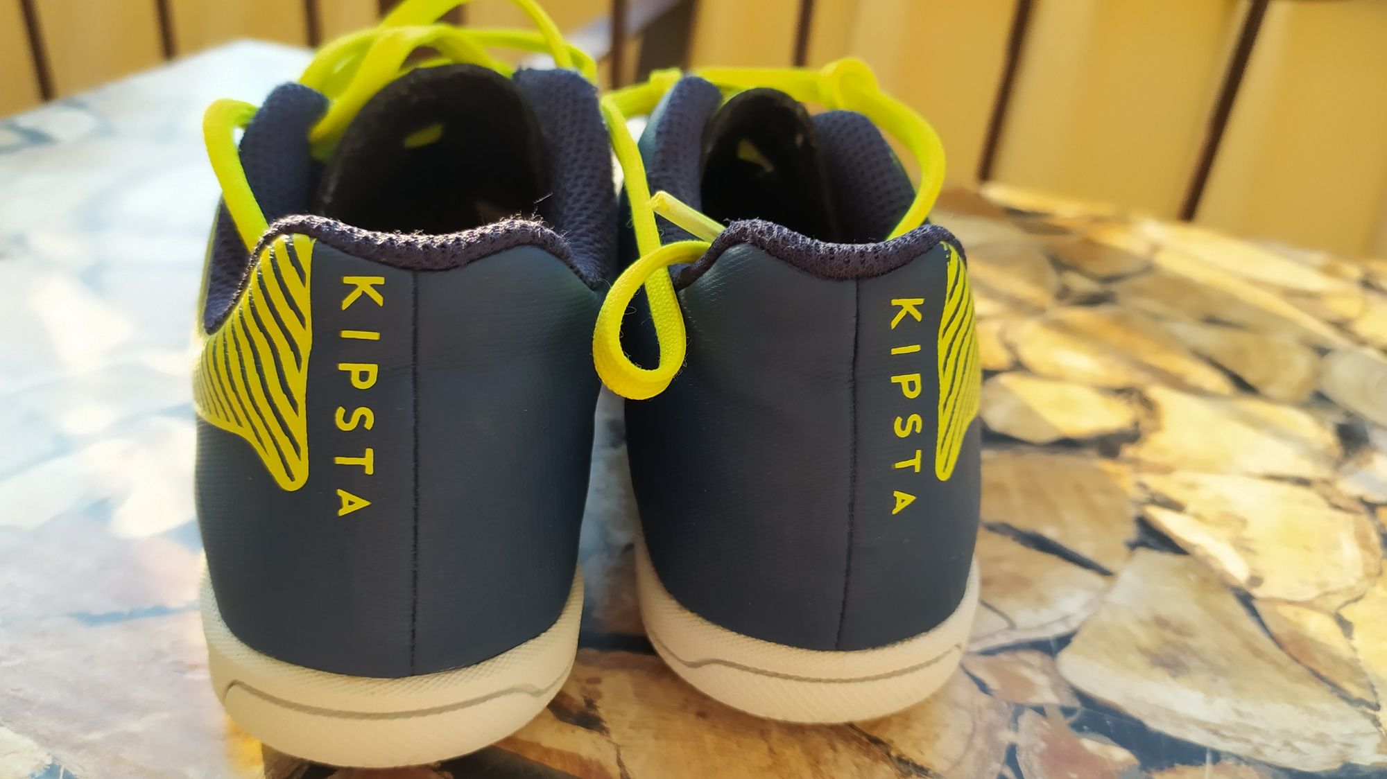 Buty halowe r 31 plus osuszacze do butów