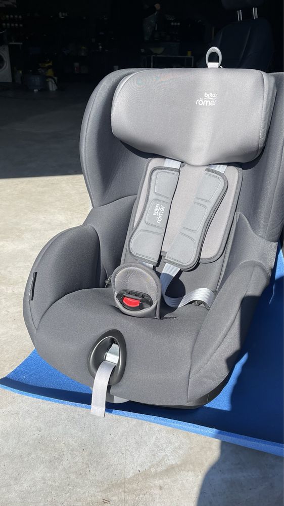 Автокрісло Britax-Romer Trifix2 i-size (storm grey)