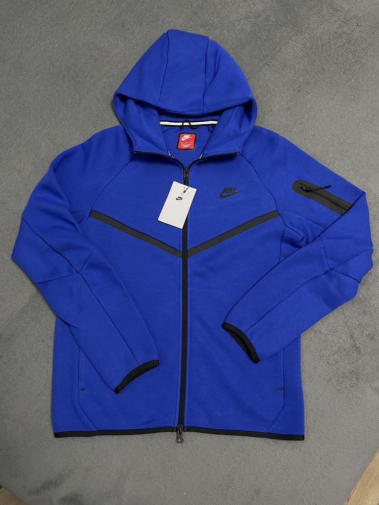Nike tech-fleece