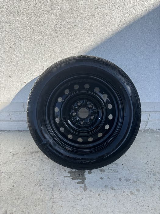 запасне колесо(залишок протектору 90%+) р215/60/р16