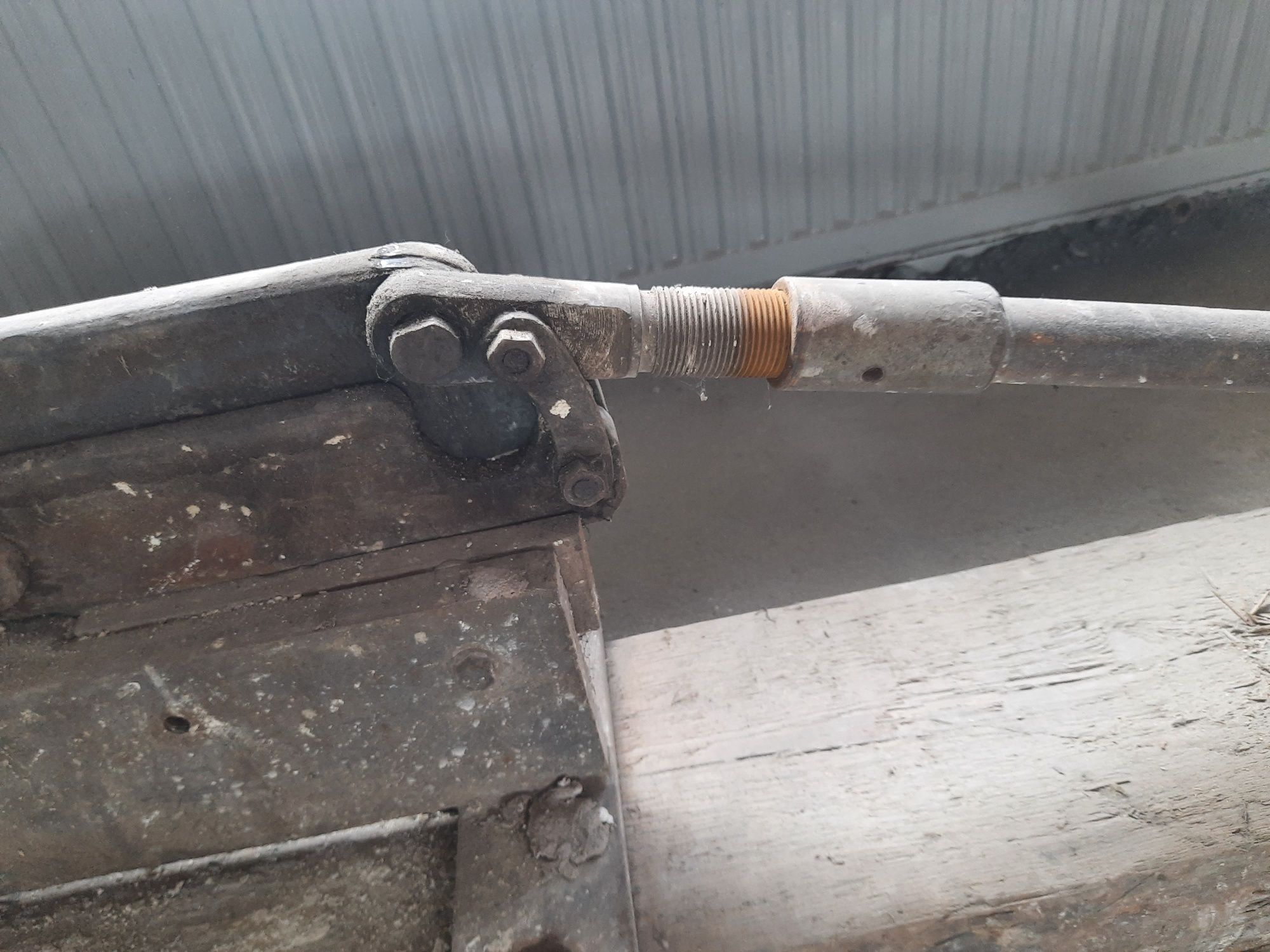 Gilotyna do cięcia blachy, metalu
