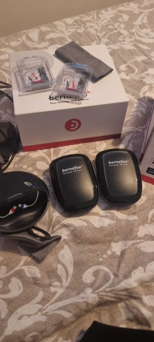 Aparelho auditivo novo na caixa