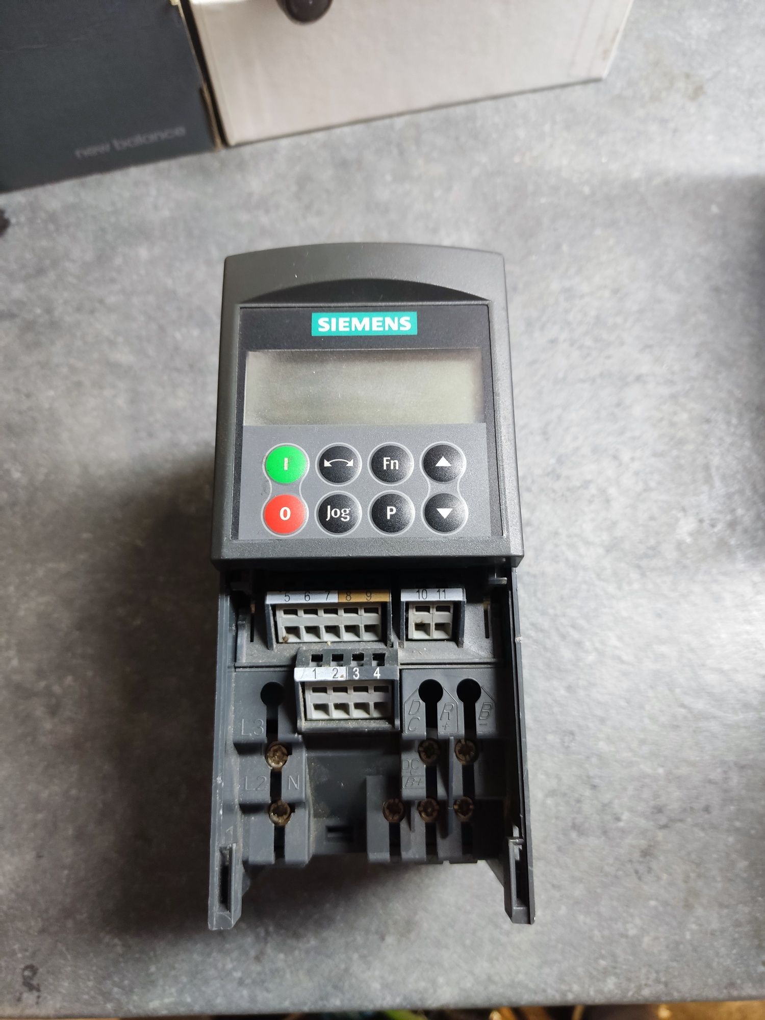 Falownik Siemens micromaster 440 0,37kW 230V 6SE6440-2UC13-7AA1