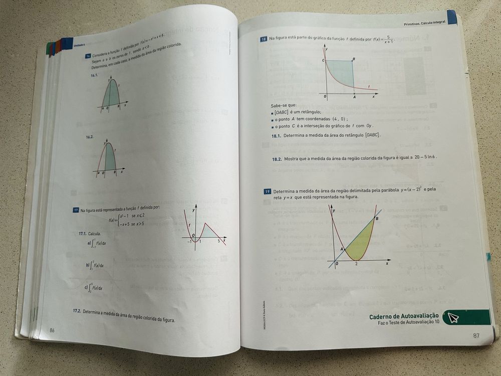 Caderno prático e de autoavaliação Matemática A “NOVO ESPAÇO” 12.º ano