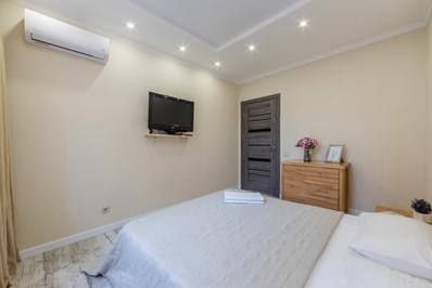 Двухкомнатная квартира посуточно в ЖК Комфорт таун-22-555.biz.ua