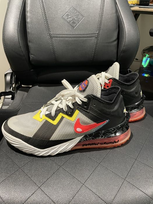 NIKE LEBRON 18 Low sylvester vs tweety