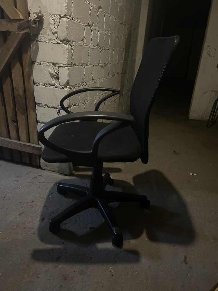 Fotel biurkowy czarny