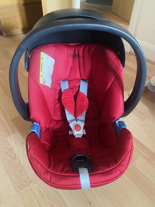 Автокрісло Cybex Aton Universal разом з базою Іsofix