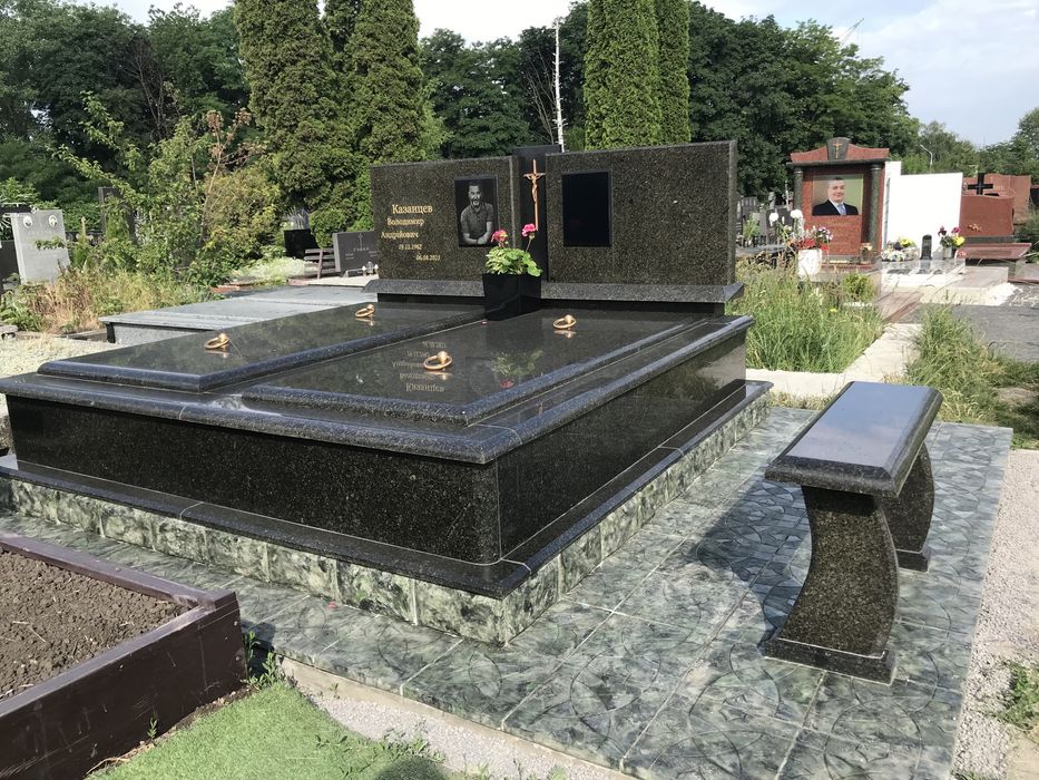 Памятники з граніту (досвід роботи 20 років)