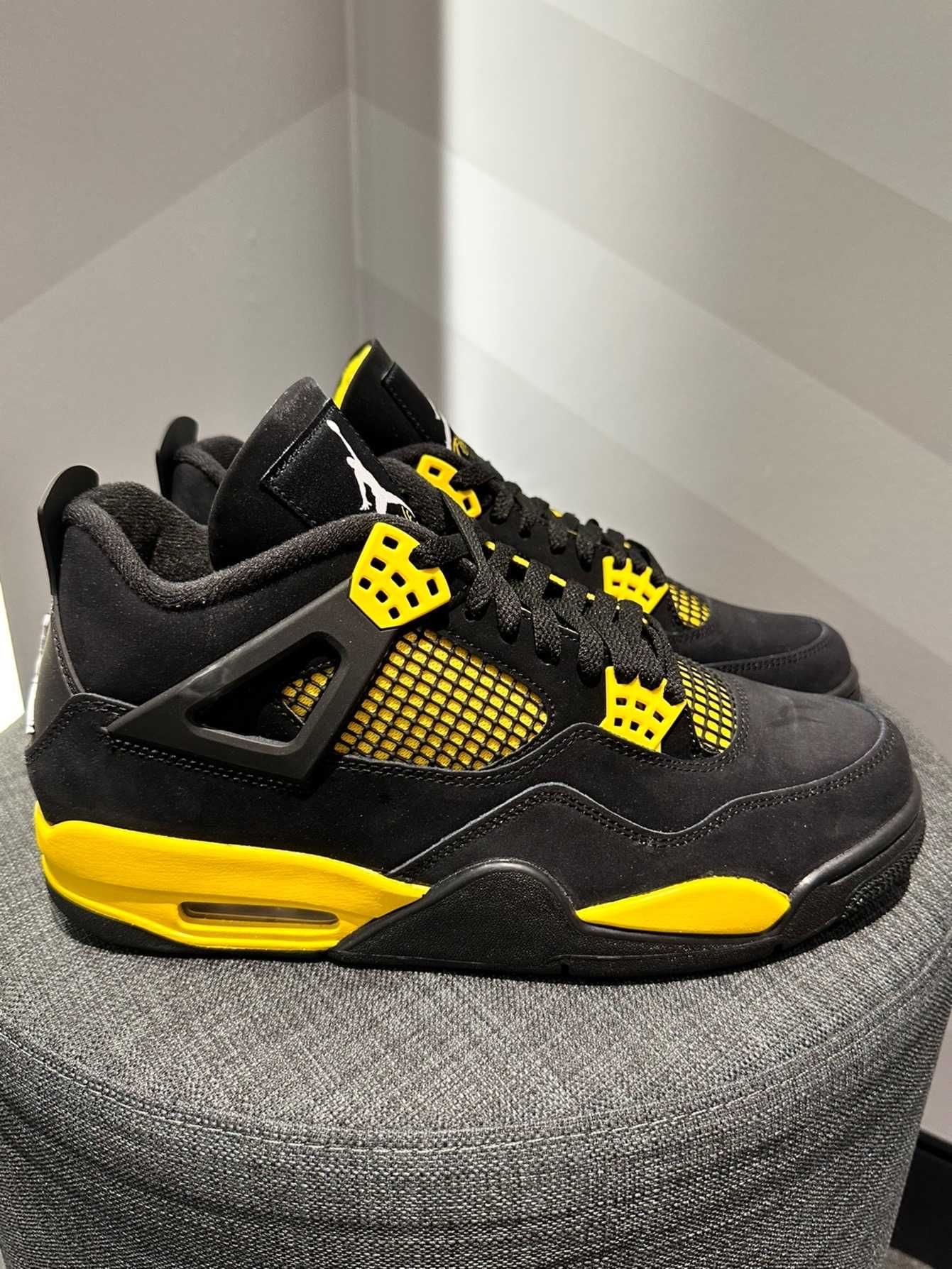 Jordan 4 rétro Thunder 44