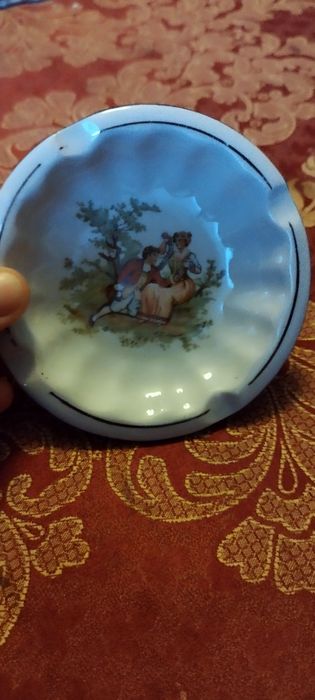 Mała porcelanowa popielniczka