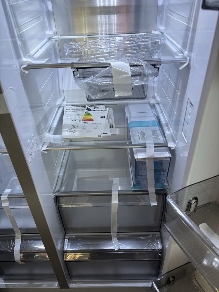 Холодильник Samsung RS68CG855DB1EG Side-by-Side