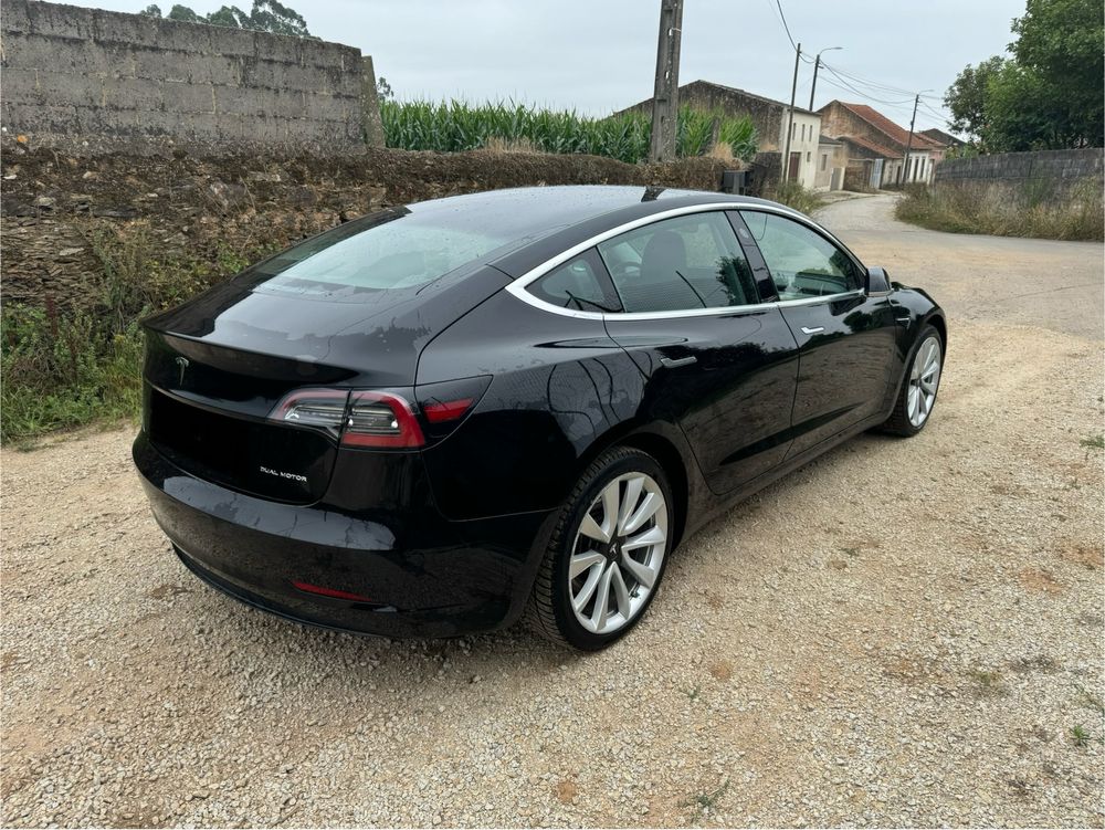 Motorista TVDE Uber/Bolt para Tesla Model 3 24h Regime Autónomo (m/f)