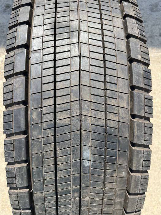 315/70/22,5 Continental шини резина